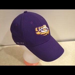 LSU Fitted Nike Dri-Fit Cap Fighting Tigers